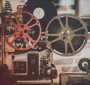 noom-peerapong-2uwfeagum6e-unsplash-348x329 alter Filmprojektor